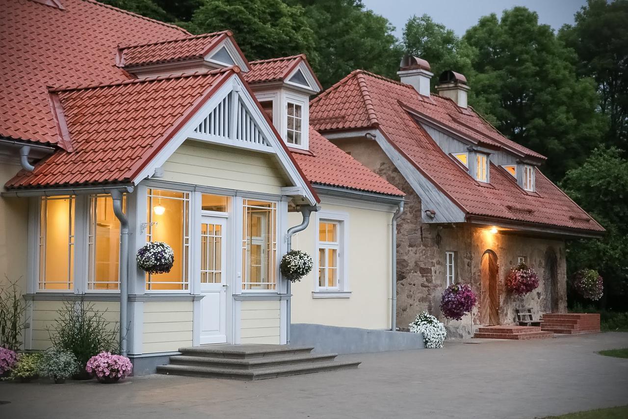 Botique & Spa Hotel Berkenes Manor Ziedkalne Exterior photo