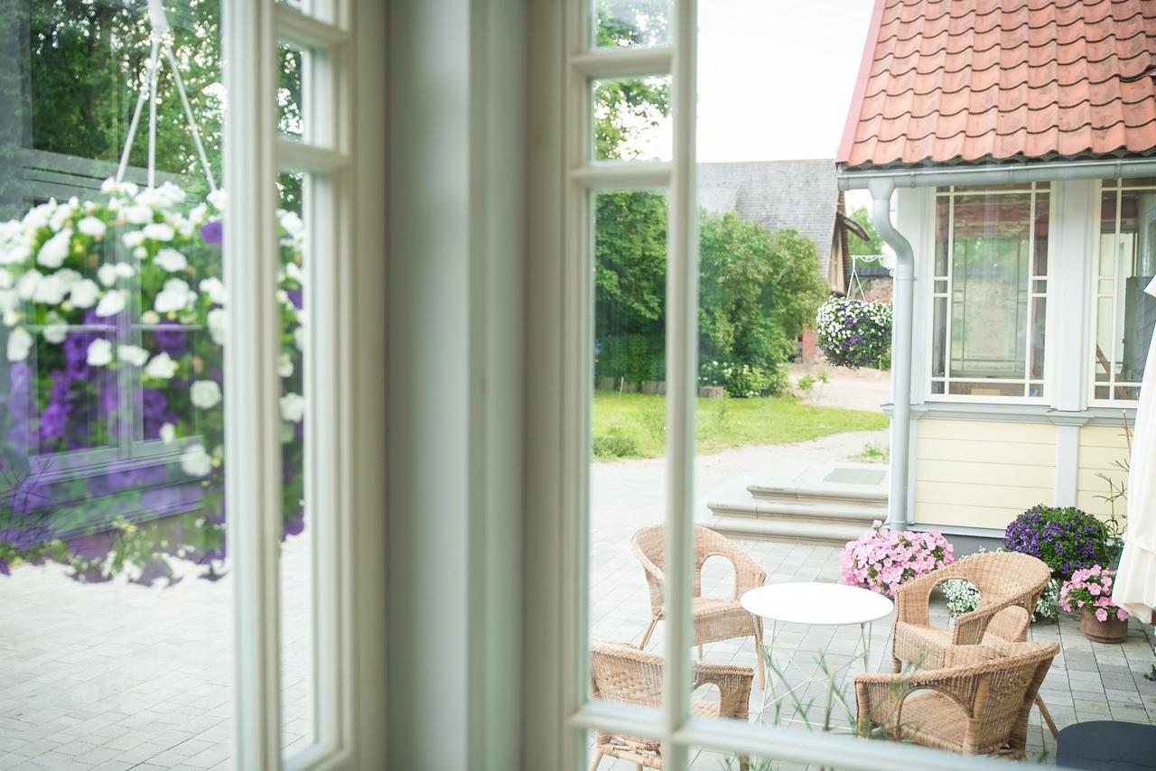 Botique & Spa Hotel Berkenes Manor Ziedkalne Exterior photo
