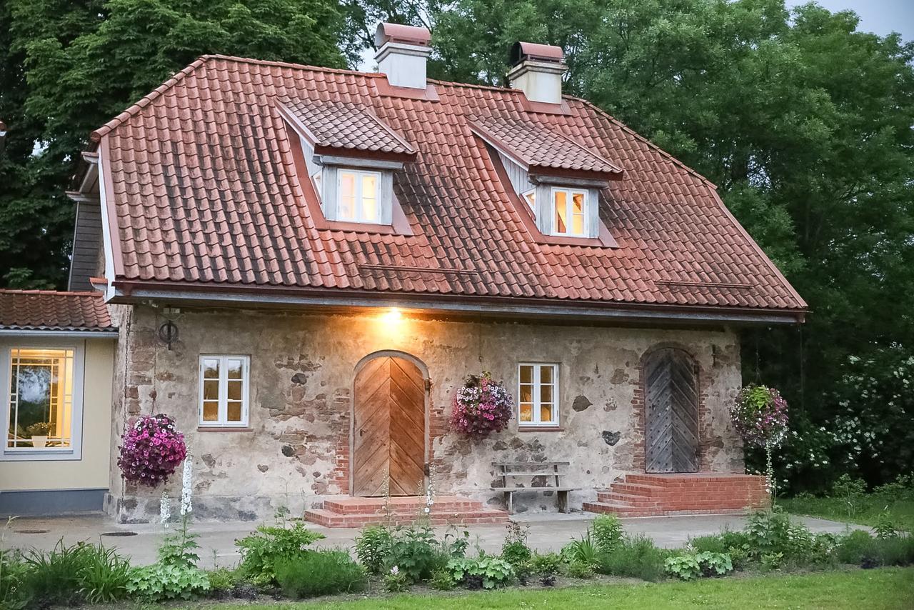 Botique & Spa Hotel Berkenes Manor Ziedkalne Exterior photo